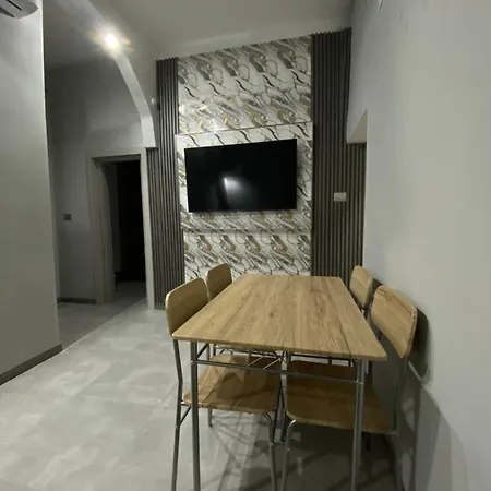 à Famiglia Appartamento *